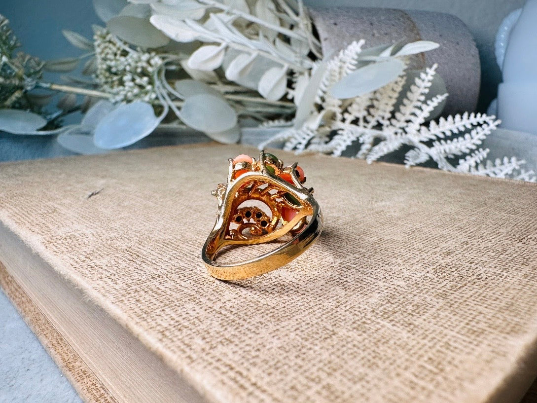 Coral and Jade Vintage Gold Tone Ring, Fitted Size 7.5 Multistone Ring, Unique Gold Cocktail Ring, Wave Shape Stone Retro Costume Ring