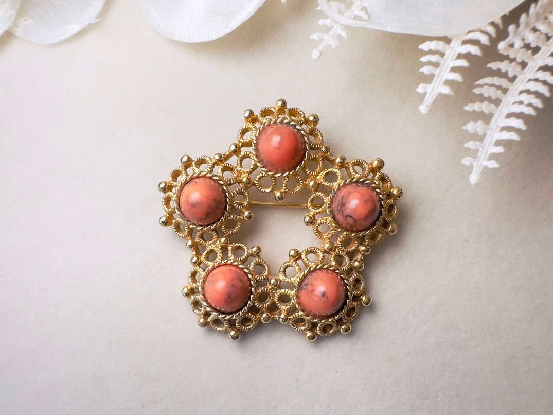 1970s Vintage Valencia Gold Filigree Wreath Brooch