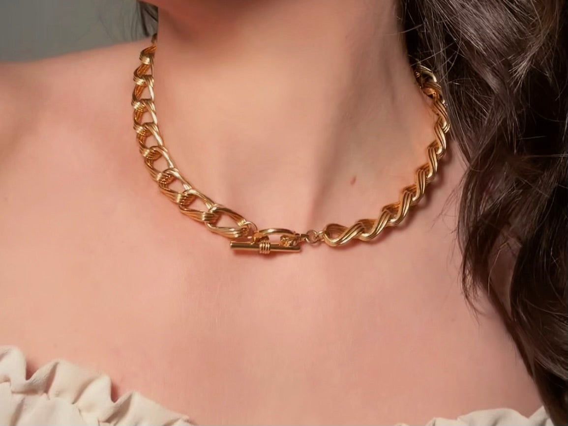 Anne Klein Gold Chain Necklace, Vintage Toggle Clasp Collar Necklace with Lion