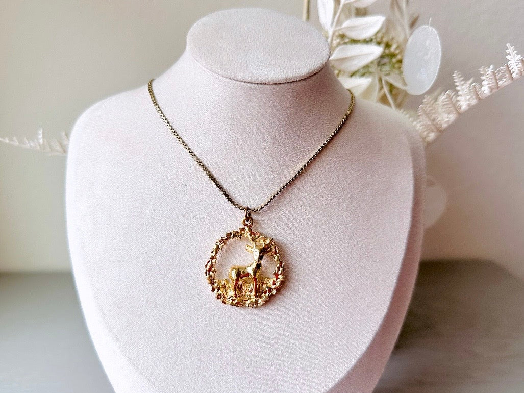 Gold Deer Necklace, Vintage Gold Wreath Pendant Necklace with Autumn Deer VTG 70s Gold Necklace, Layering Necklace, Beautiful Gifts for Her