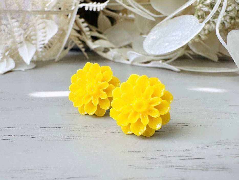 Yellow Flower Studs, Big Flower Earrings, Yellow Chrysanthemum, Stud Earrings, Sunflower Earrings, Resin Flower Jewelry, Cute Colorful Studs FSE1C