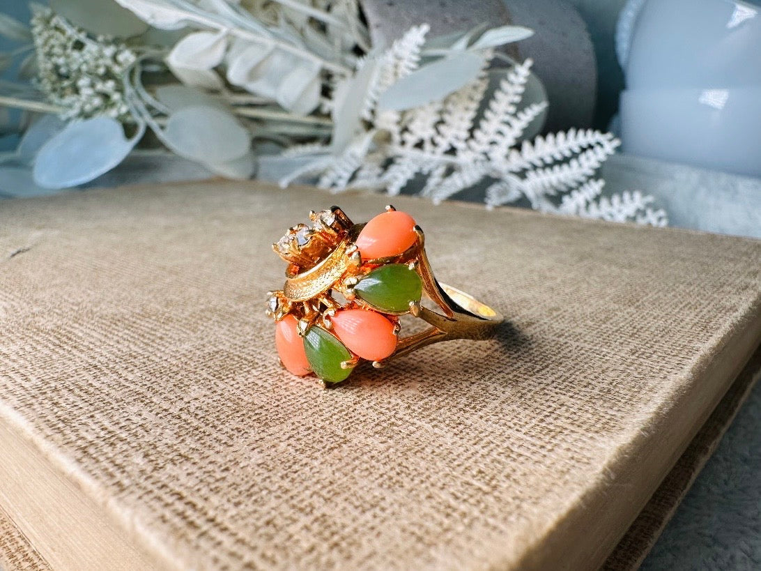 Coral and Jade Vintage Gold Tone Ring, Fitted Size 7.5 Multistone Ring, Unique Gold Cocktail Ring, Wave Shape Stone Retro Costume Ring