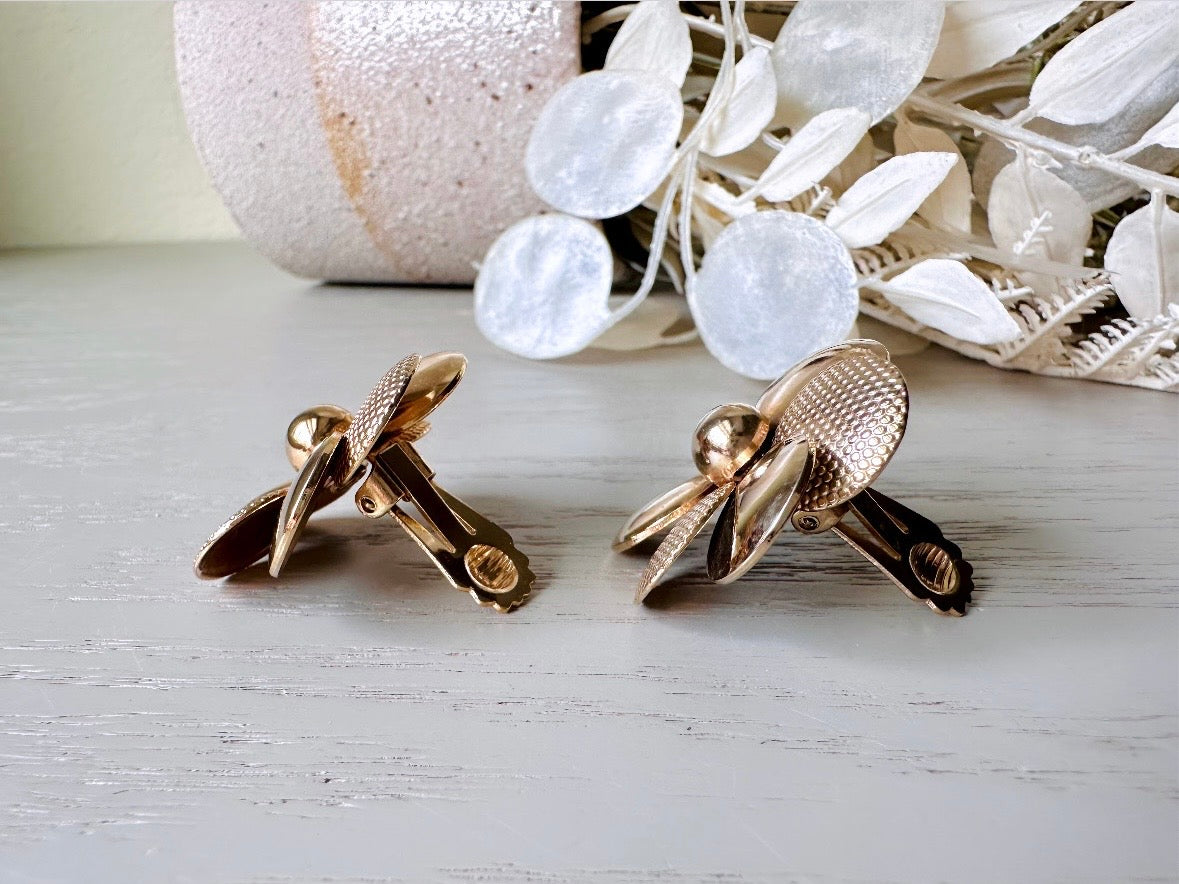 Gold Flower Earrings, Romantic Vintage 1970s Clip On Earrings, Oversized Gold Daisy Flowers with Alternating Embossed Layered Petals