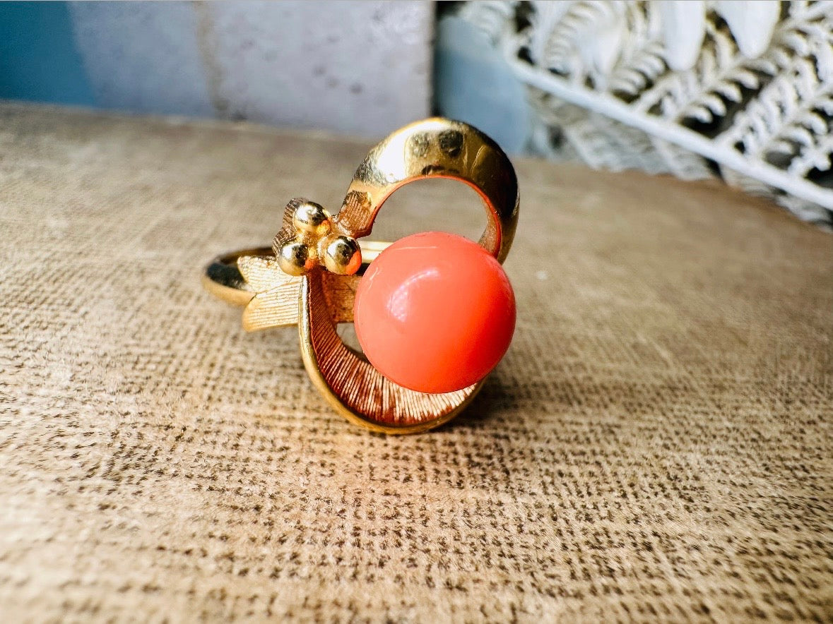 Vintage Orange Coral Ring, Avon 1975 Spindrift Ring, Faux Coral Statement Ring, Unique Gold Tone 70s Adjustable Ring Size 6-7