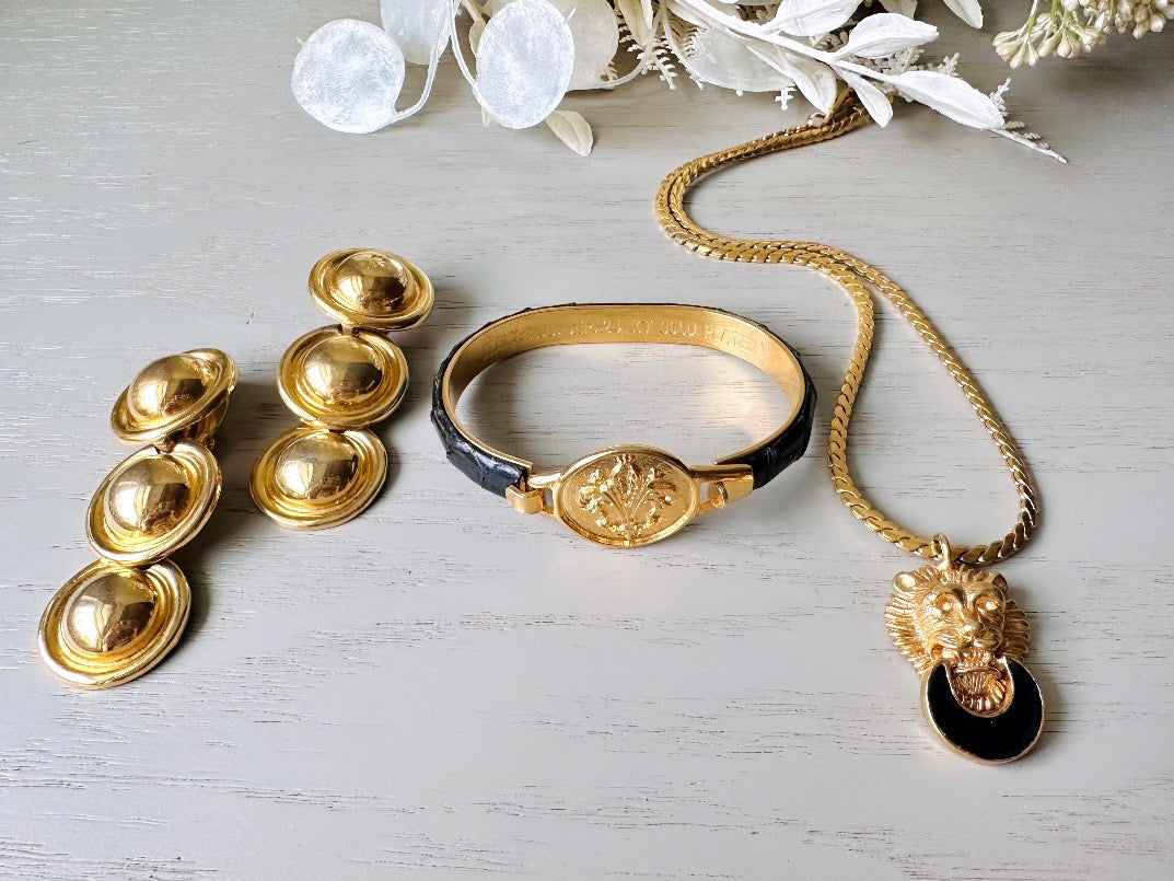 Lion Door Knocker Necklace, Rare Signed David Hill Vintage Lion Necklace, 1980s Designer Vintage Gold Lion Pendant with Black Enamel Moon