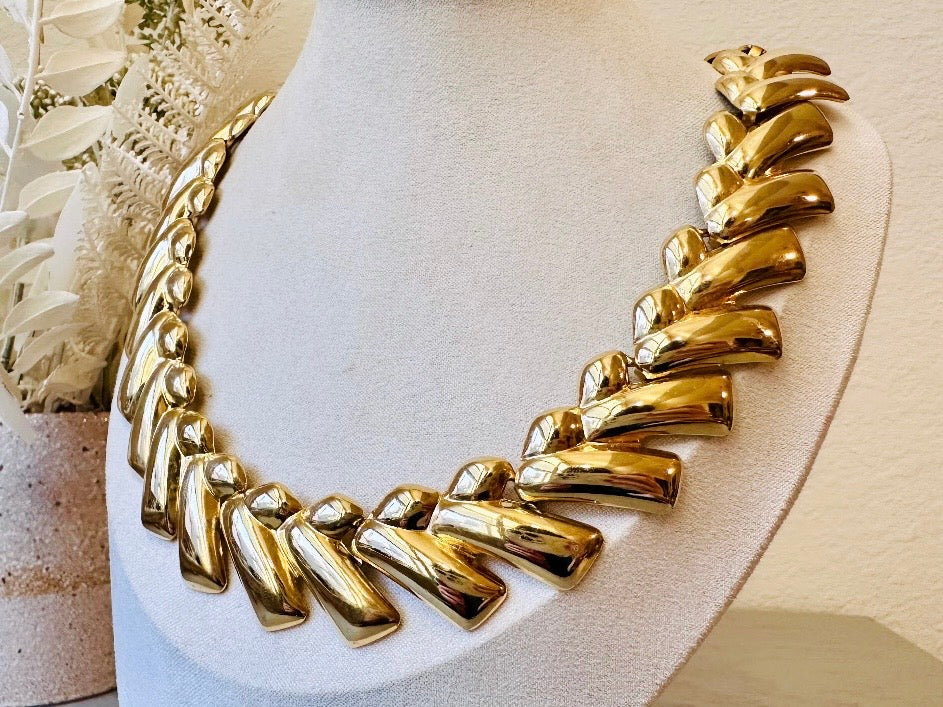 Gold Choker Necklace, Thick Gold Herringbone Chain Vintage Necklace, 80s Gold Choker Necklace, High Fashion Runway Gold Link Collar Necklace