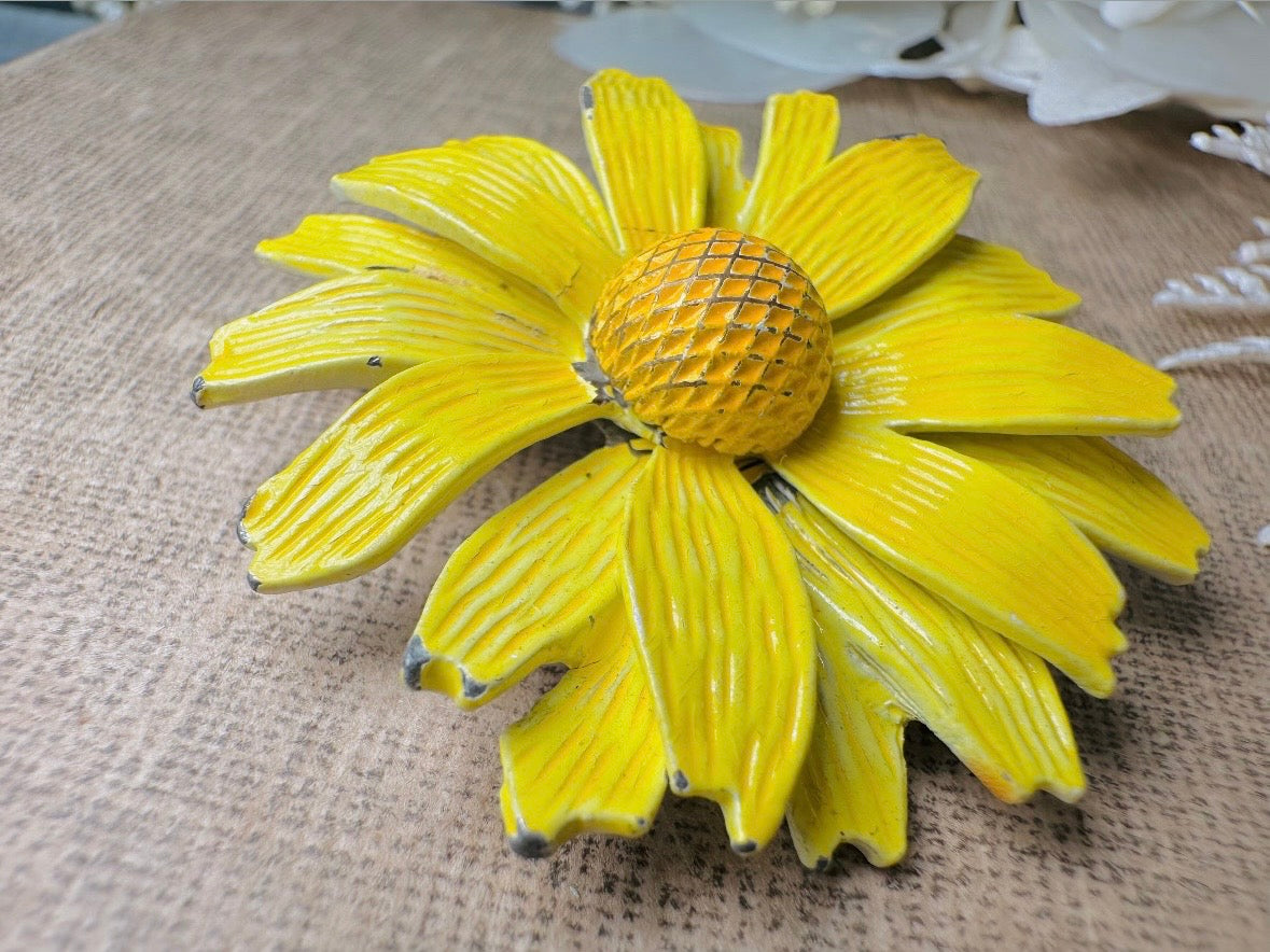 Vintage Yellow Daisy Brooch, 1950s Enamel Flower Brooch, Sunny Yellow Floral Enamel Pin Vintage 50s Shabby Chic Whimsy Brooch
