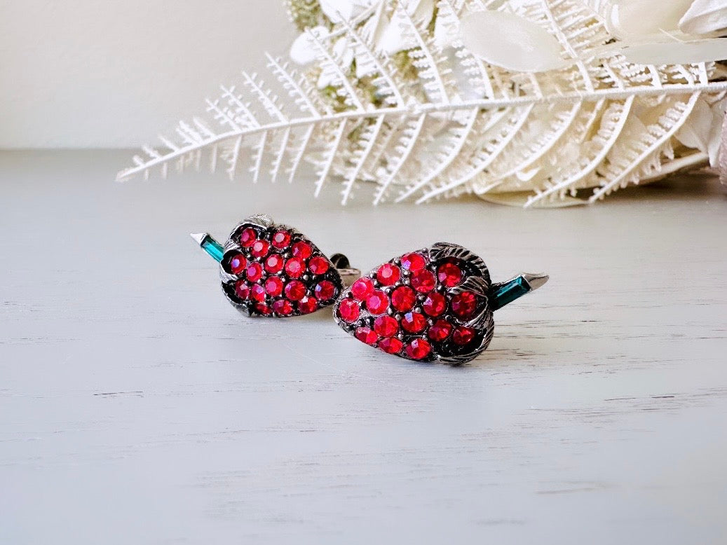 Vintage Strawberry Rhinestone Earrings, Red Crystal Clip On Strawberry Earrings, Nonpierced Fruit Earrings, Pave Set Unique Vintage Earrings