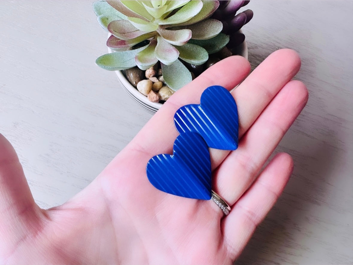 Deep Indigo Purple Heart Earrings, Vintage Heart Earrings, Royal Blue 80s Heart Stud Earrings, Textured Metal Heart Pierced Post Earrings