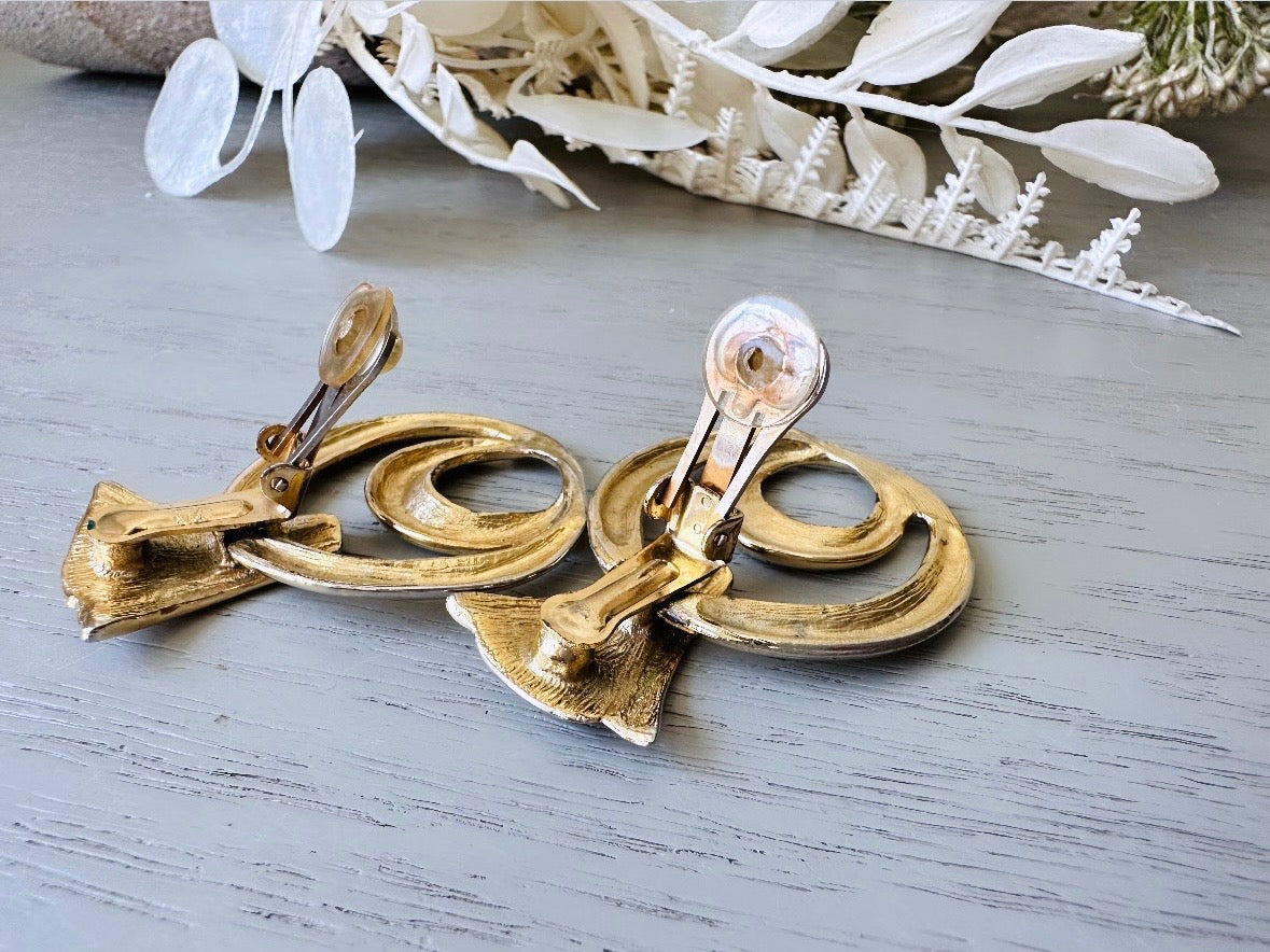 Gold 80s Door Knocker Earrings, Bold Glam Vintage Gold Hoop Clip On Earrings, Elegant Scrolled Double Hoop 1980s Retro Fashion Earrings