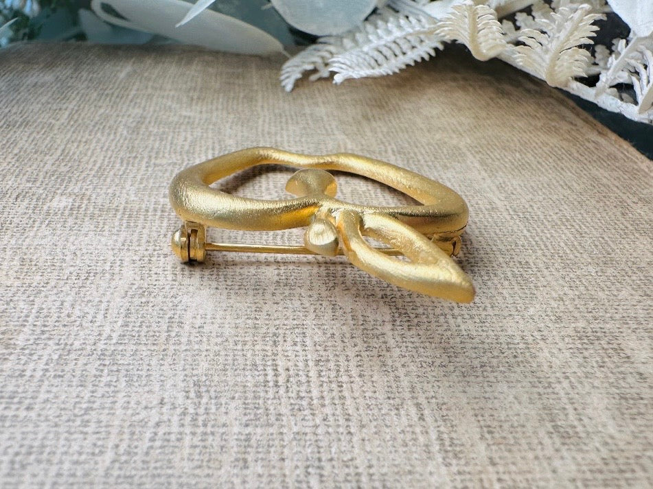 Gold Apple Brooch, Whimsical Vintage Brushed Gold Brooch, Perfect Teacher Gift for Back to School, Bookish Quirky Brooch, Cute Fruit Pin