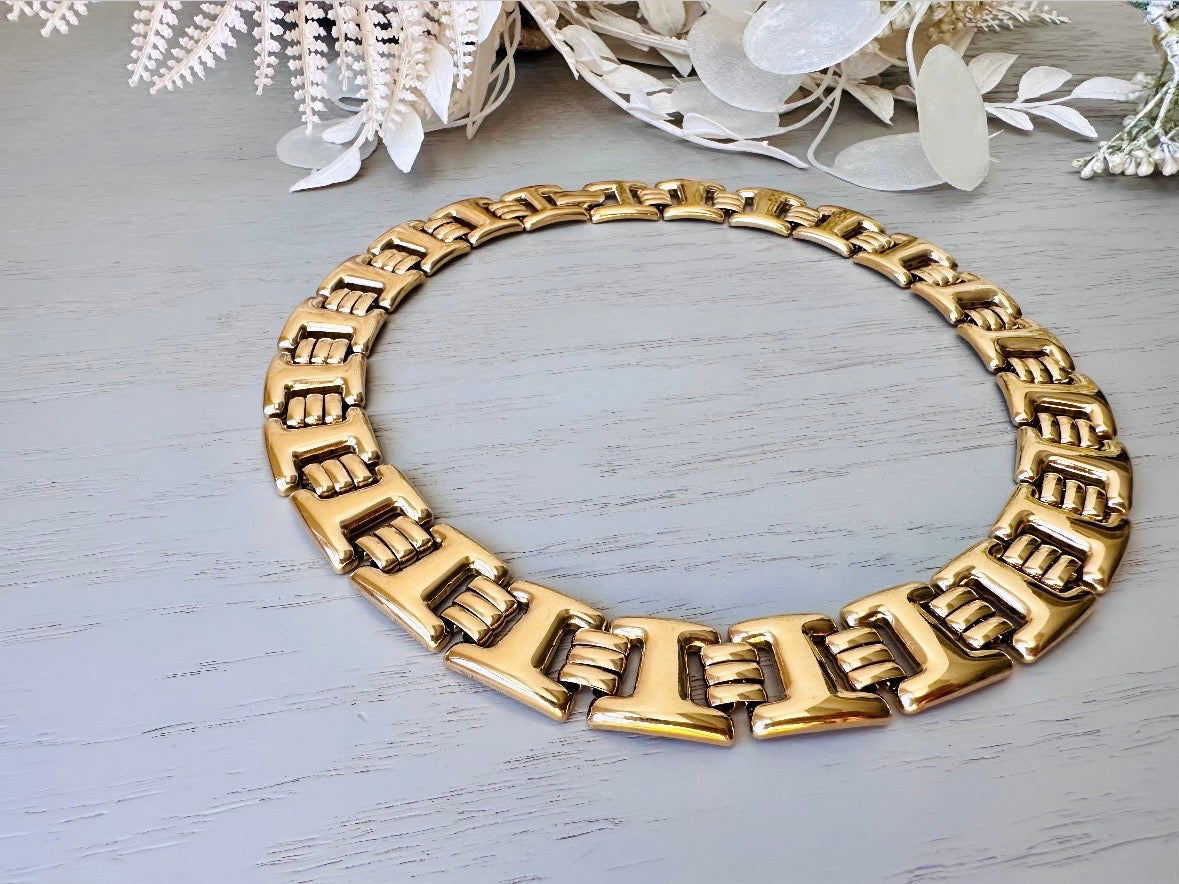 Gold Monet Necklace, 16" Interlocking Link Gold Choker Designer Vintage 80s Gold Choker Necklace, High Fashion Runway Shiny Gold Collar