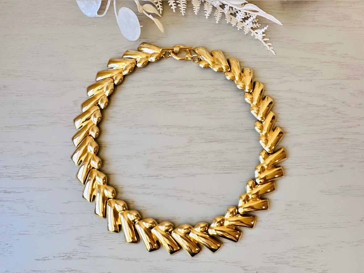 Gold Choker Necklace, Thick Gold Herringbone Chain Vintage Necklace, 80s Gold Choker Necklace, High Fashion Runway Gold Link Collar Necklace
