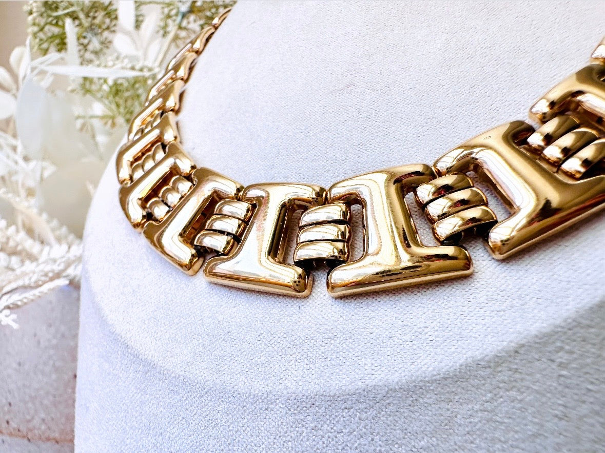 Gold Monet Necklace, 16" Interlocking Link Gold Choker Designer Vintage 80s Gold Choker Necklace, High Fashion Runway Shiny Gold Collar