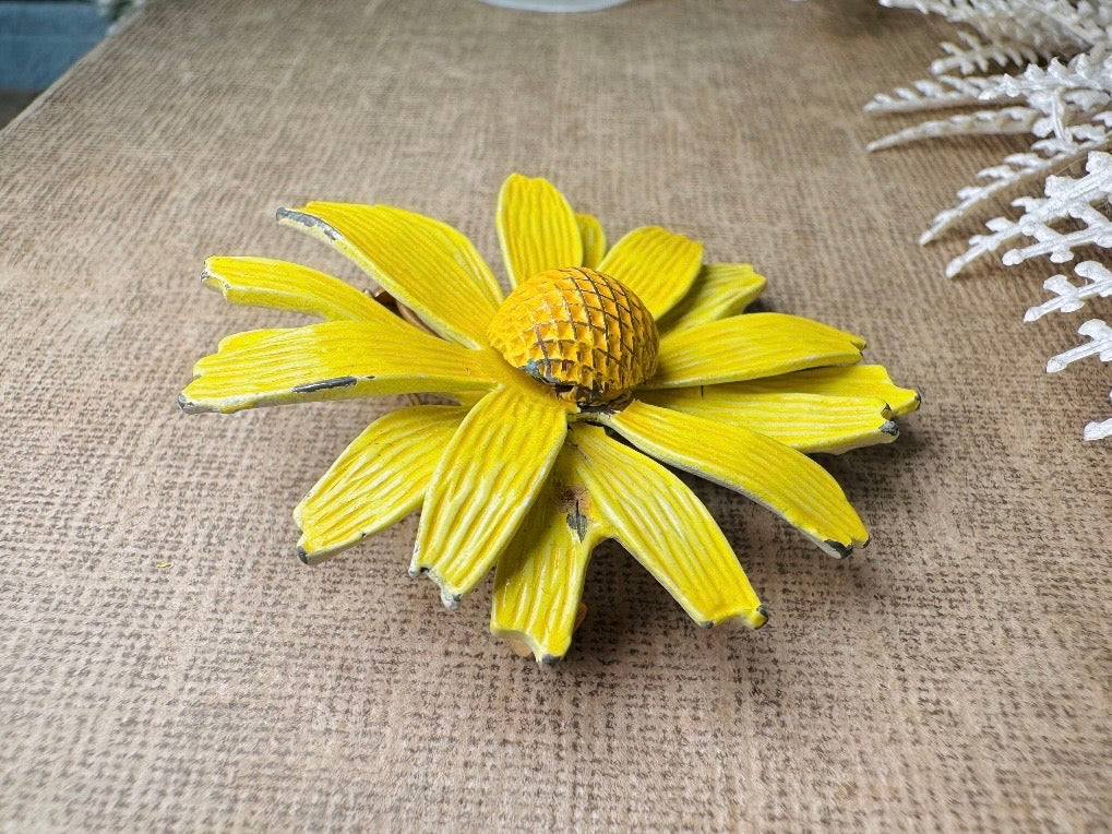 Vintage Yellow Daisy Brooch, 1950s Enamel Flower Brooch, Sunny Yellow Floral Enamel Pin Vintage 50s Shabby Chic Whimsy Brooch