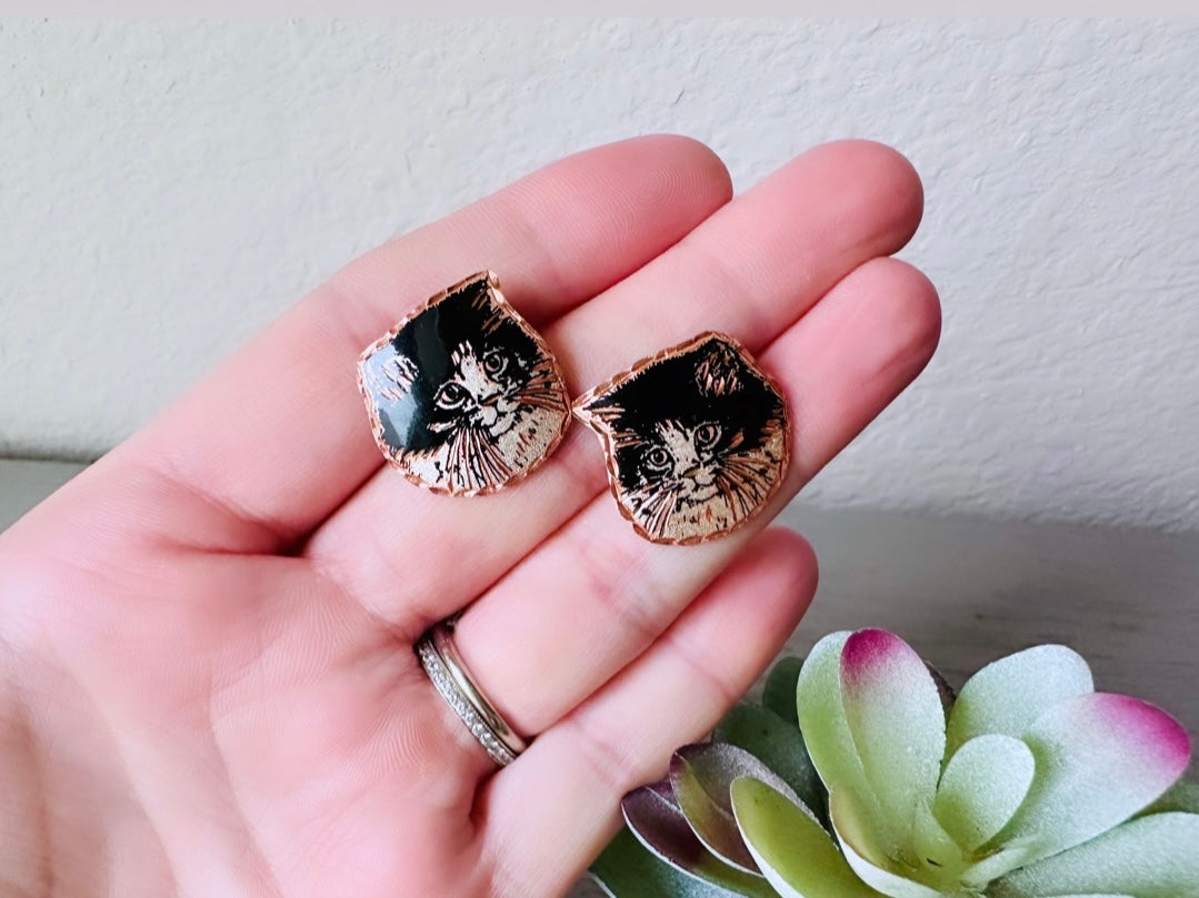 Vintage Cat Earrings, Adorable Cat Stud Earrings, Copper Metal Earrings with Black and White Tuxedo Cat Face Earrings, Kitschy Vintage Retro