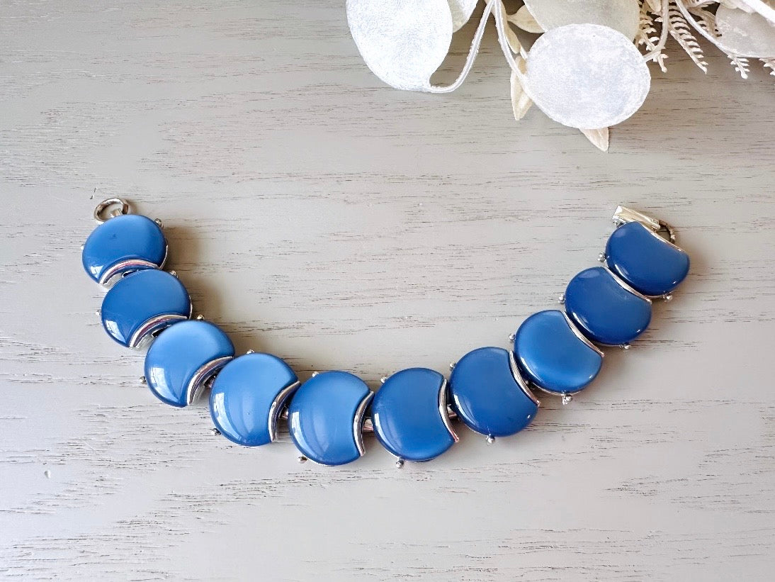 Blue Moonglow Thermoset Bracelet in Silver, 1960's Vintage Bracelet, Beautiful Moon Link Bracelet, Unique Glowing 60s Vintage Jewelry