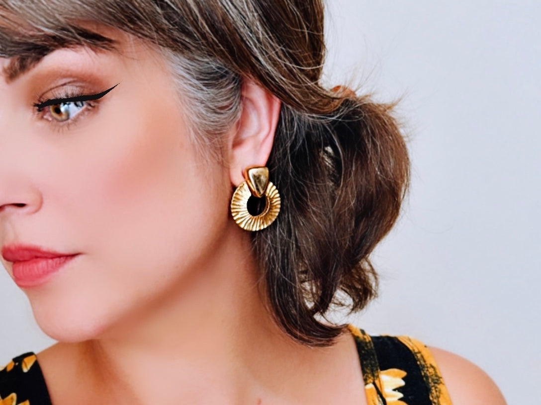 Gold 80s Door Knocker Earrings, Vintage Gold Hoop Earrings, Textured Brushed Gold Earrings, Pierces Medium Size 1980s Retro Fashion Earrings