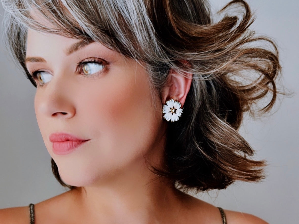 White Flower Earrings, Gold Clip On Earring, Matte Enamel Vintage Earrings, Woodland Wedding Bridal Earrings, Pretty White and Gold Flowers