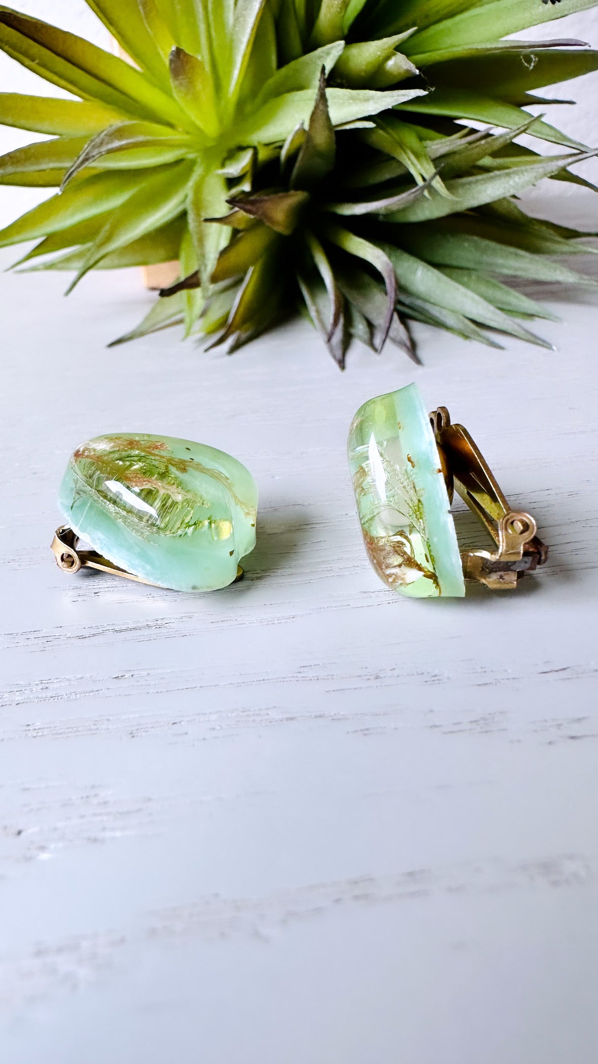 Mint Heart Earrings with Pressed Flowers, Vintage Real Flower Earrings, Seafoam Whimsical Cottagecore Dried Flowers Encased Lucite Earrings