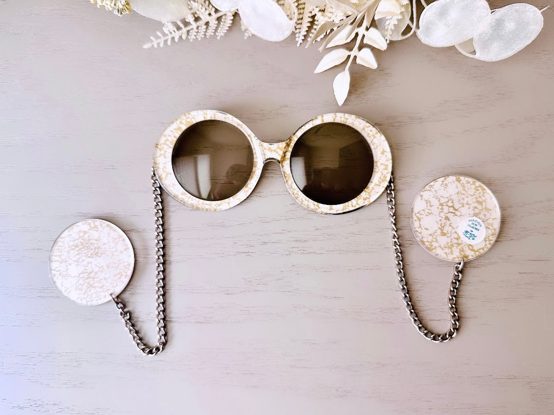 Vintage 70s Je-Dol Sunglasses, Amazing Cream and Gold Swinging 60s Mod Chain Sunglasses, Authentic 1970's Deadstock Vintage Sunglasses