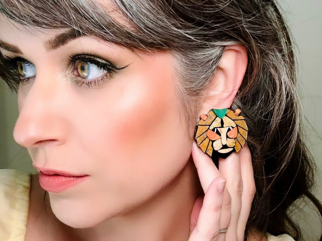 Lee Sands Lion Earrings, Shell and Stone Mosaic Lion Face Vintage Earrings, Brown, Peach and Green Vintage Leo 1980s Pierced Post Earrings from Piggle and Pop