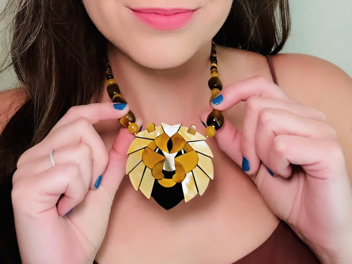 Lion Pendant Necklace, Tiger's Eye + Yellow Citrine Beaded Gemstone Necklace with Lion Face, 80s Signed Lee Sands Authentic Vintage Necklace from Piggle and Pop
