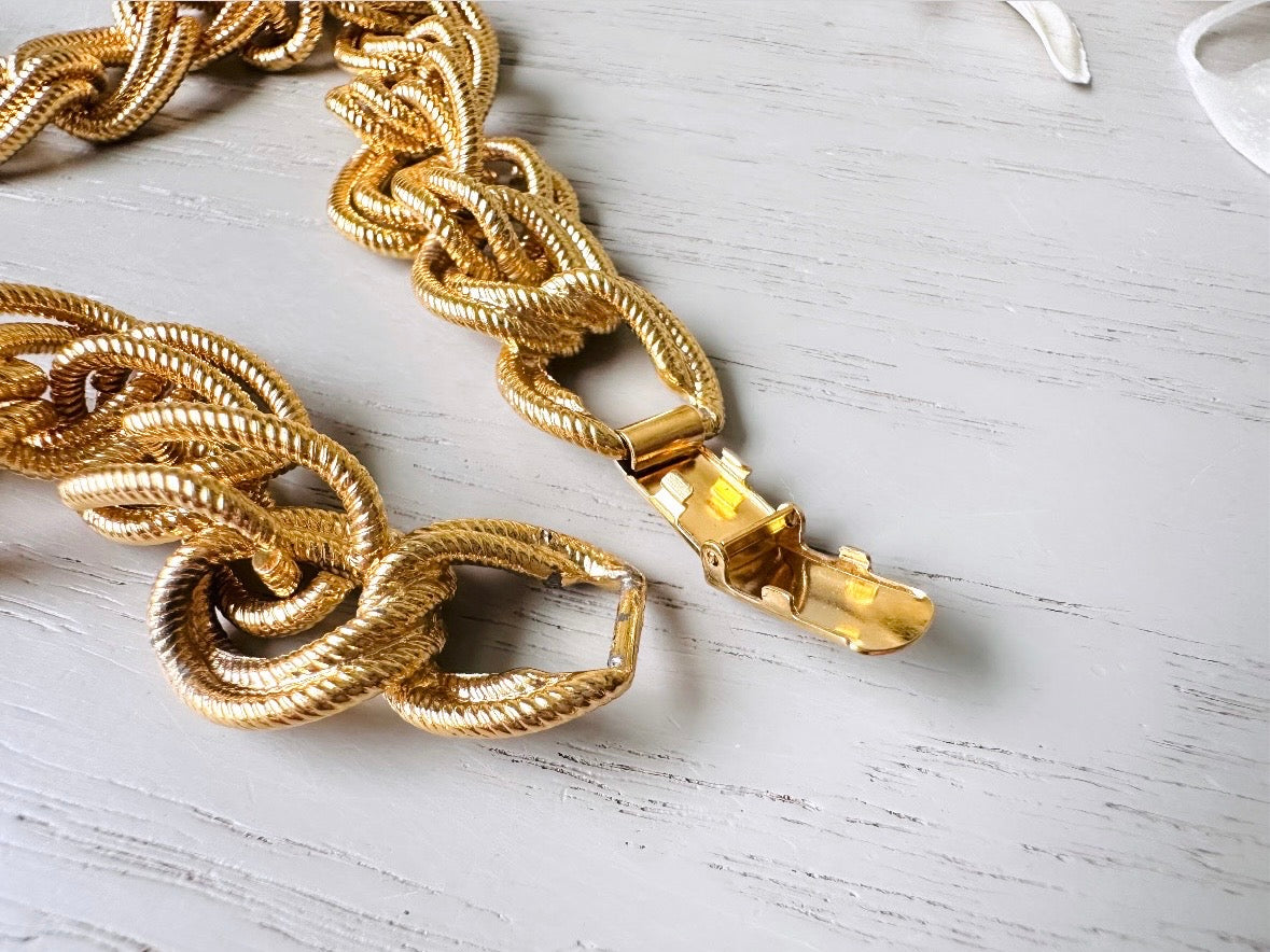 clasp of napier vintage necklace