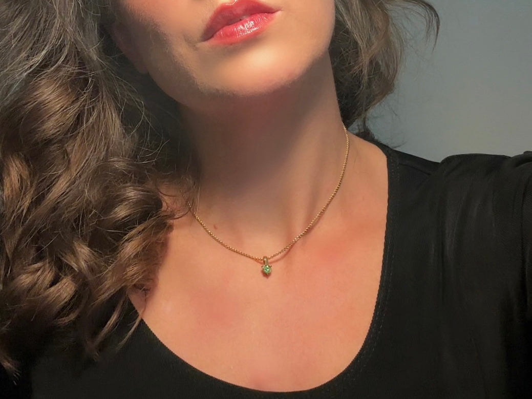 Peridot Crystal Pendant Necklace, Vintage Dainty Short Gold Chain Choker with Small Green Pendant