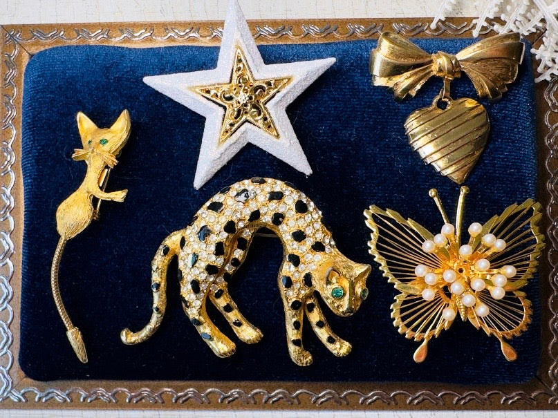 Vintage Cat Brooch, Gold Cat Pin with Emerald Green Eyes and Flexible Tail
