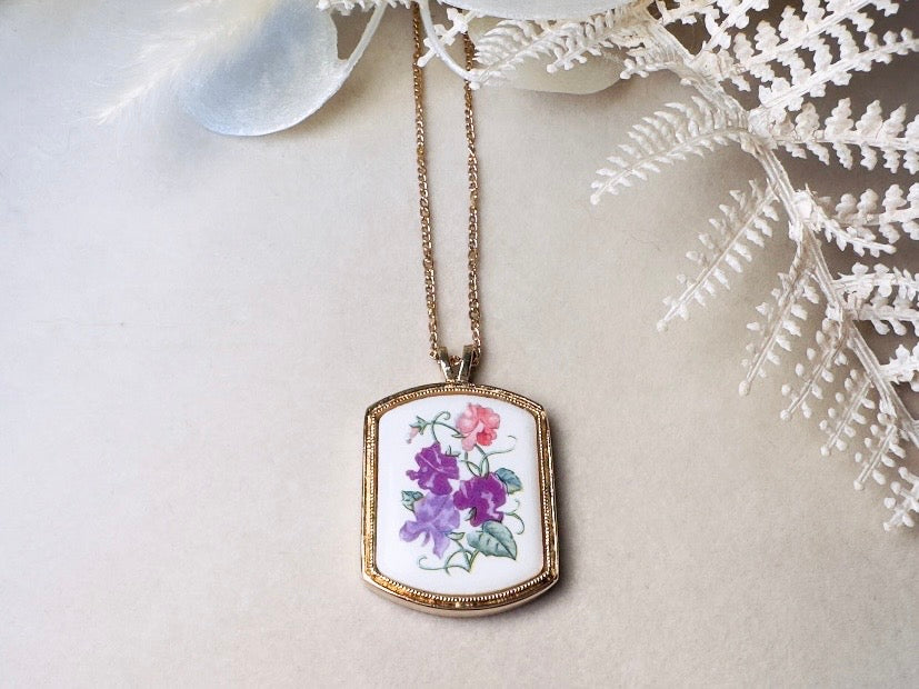 Vintage Flower Pendant Necklace, Sweet Pea April Birthday Gift, 1980s Avon Floral Heritage Porcelain & Gold Chain Necklace
