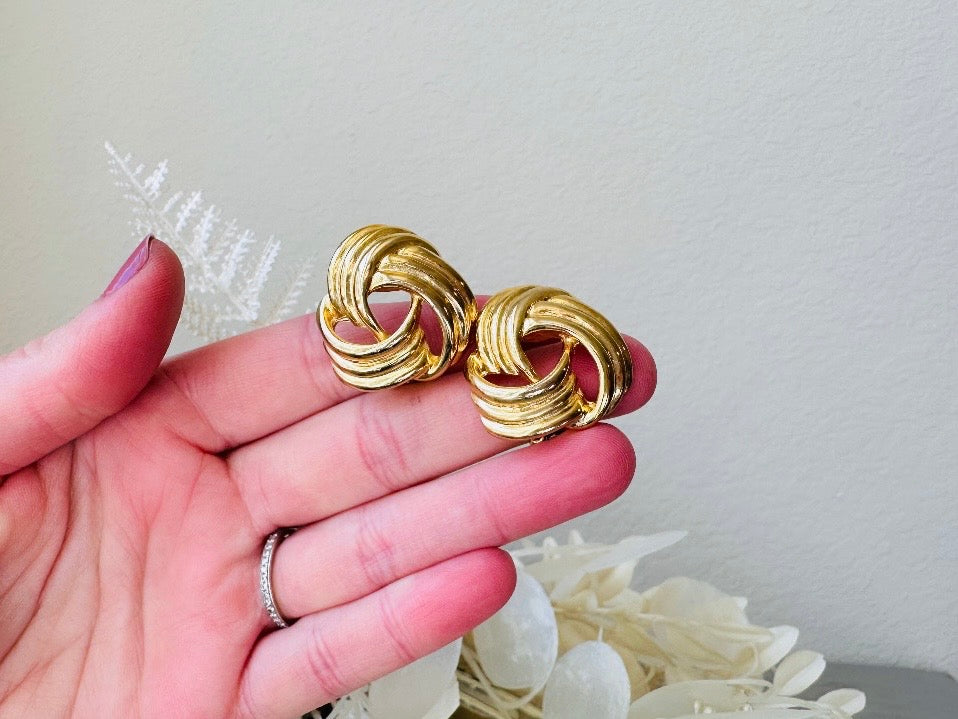 Vintage Gold Knot Clip On Earrings, Shiny Gold Twisted Rope Earrings, Oversized Gold 80s Mogul Classic Vintage Earrings