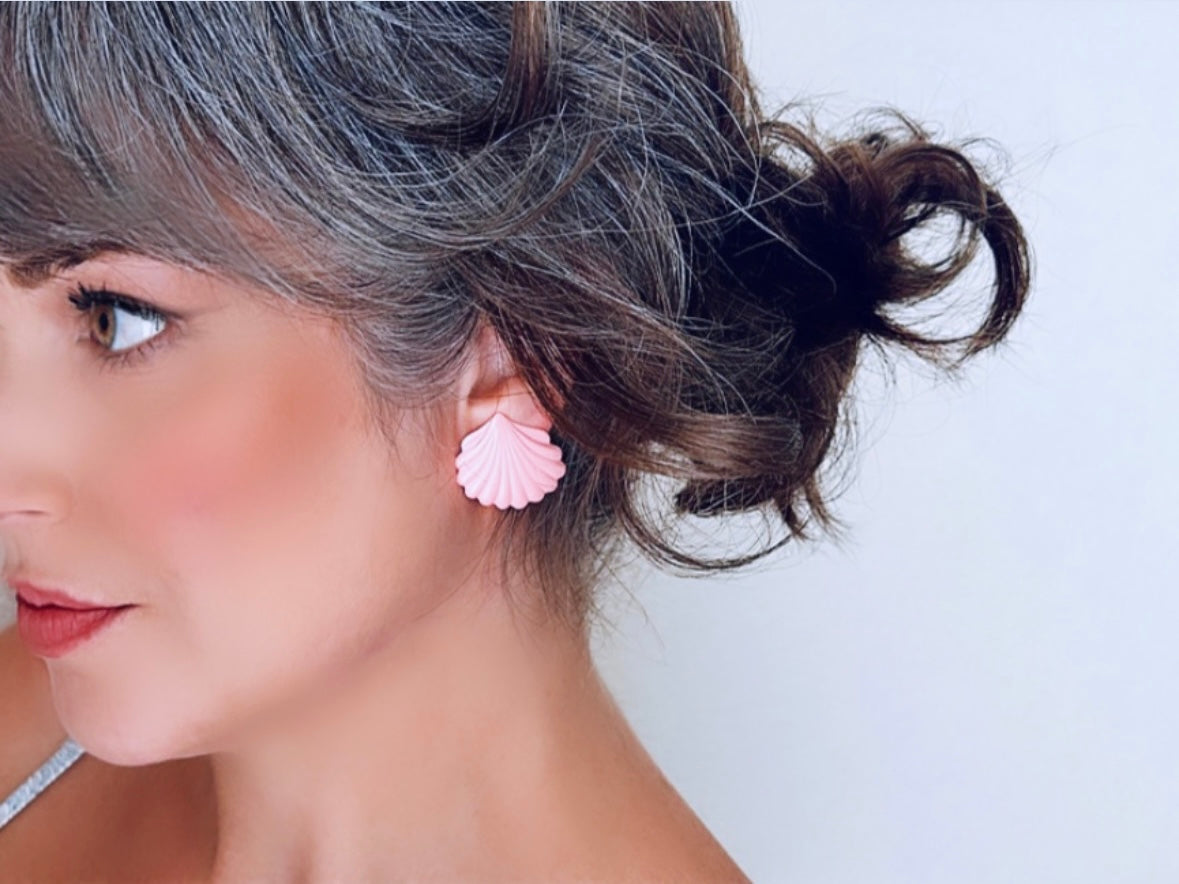 Barbie Pink Shell Earrings, Pearlized Pink Enamel SeaShell Earrings, 1980s Vintage Clip On Earrings, 80's Vintage Shell Shape Earrings