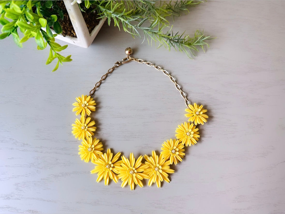 Yellow Flower Choker Necklace, Vintage Soft Flower Necklace, 1950s Retro Choker, Cute Short Floral Necklace