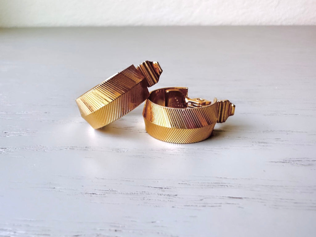 Textured Gold Hoop Earrings, Vintage 1980s Monet Huggie Clip On Earrings, Lightweight Classic Gold Earrings 7/8" Clip-On Hoops Non-Pierced