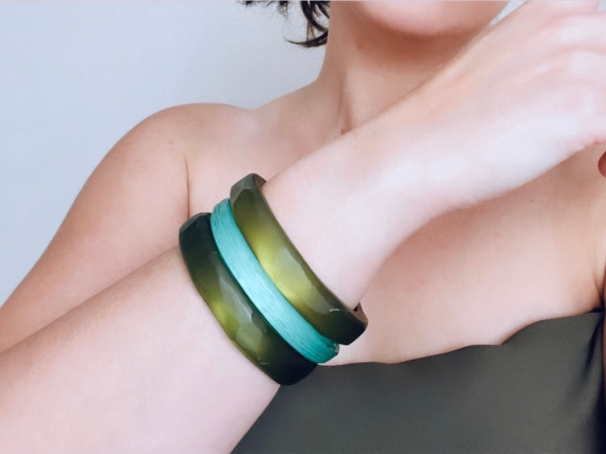 Green Vintage Bangle Set, Chunky Resin Bracelets, Three Aqua and Green Bracelets, Cute Retro Jewelry, Frosted Lucite Wide Bracelets