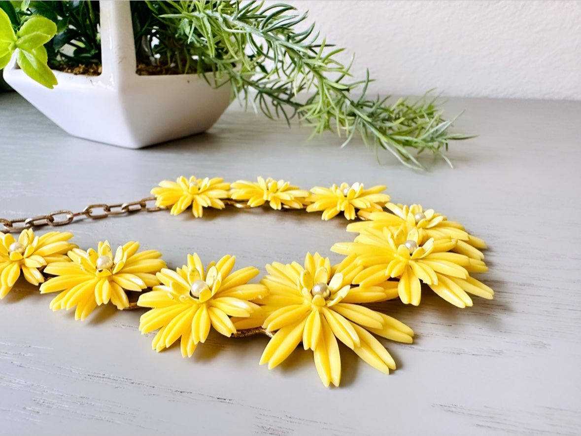 Yellow Flower Choker Necklace, Vintage Soft Flower Necklace, 1950s Retro Choker, Cute Short Floral Necklace