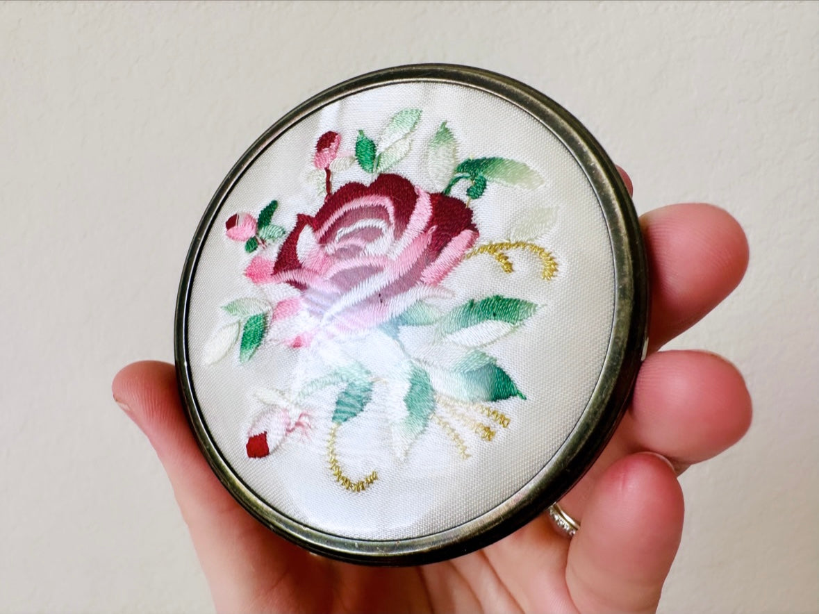 Vintage Rose Tapestry Compact Mirror, Vintage 1960’s Satin Needlepoint Pink Roses Pocket Mirror, Vtg 60s Petit Point Floral Makeup Mirror