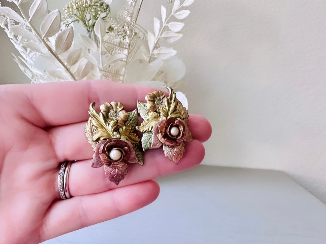 Gorgeous 1950's Vintage Flower Earrings,  Rose Gold, Cream, Sage Green Enamel Earrings, Vintage Bridal Floral Leaf Clip On Earrings