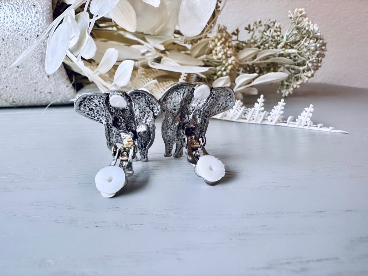 Silver Elephant Earrings, Vintage 1980s Clip On Earrings, Cute Vintage Elephant 80s Retro Earrings, Big Animal Earrings, Symbol of Luck