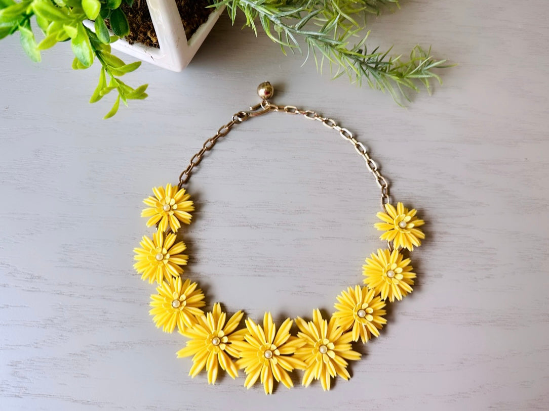 Yellow Flower Choker Necklace, Vintage Soft Flower Necklace, 1950s Retro Choker, Cute Short Floral Necklace