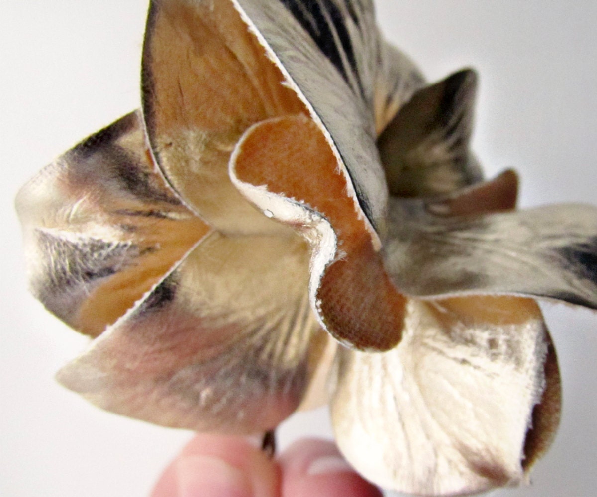 Gold Hydrangea Hair Pin, Gold Hair Flower, Gold Flower Pin, Metallic Gold Fabric Flower Hair Accessory, Gold Bridal Hair Pin, Bride Wedding