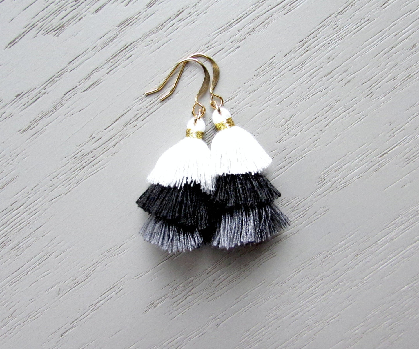 Ombre Tassel Earrings in White Black Grey, Short Triple Tassel Earrings, Small Tassel Earrings, Monochrome Fringe Earrings, Black and White