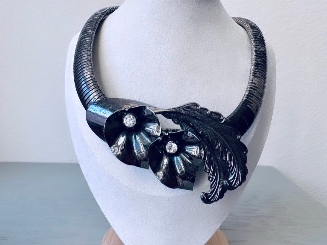 Dramatic Black Flower and Vines Vintage Statement Necklace + Matching Earrings, Antiqued Silver + Black Patina Choker Flower Vine Necklace, Avant Garde Spooky Season Goth Chic