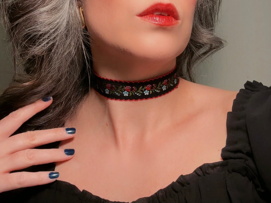 Vintage Flower Choker, Handmade Double Sided Reversible Black Velvet Necklace with Victorian Rose and Forget-me-nots Jacquard Ribbon