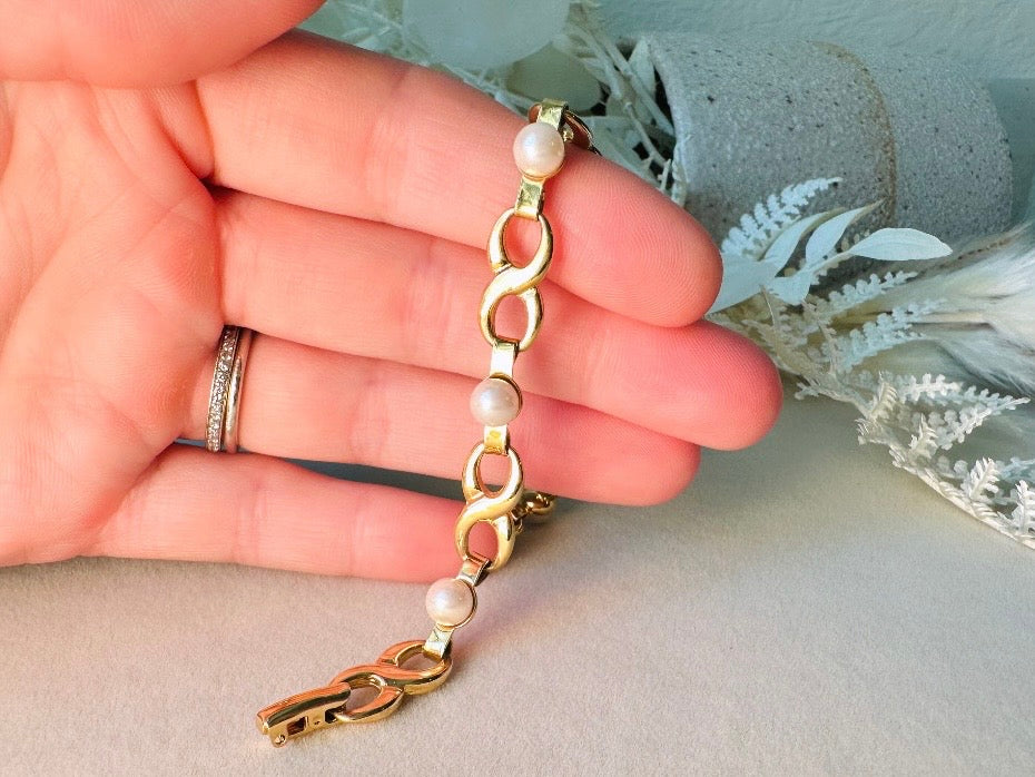 Gold and Pearl Bracelet, Vintage Marvella Infinity Bracelet, 7.5" Classic Gold Designer Vintage Bracelet