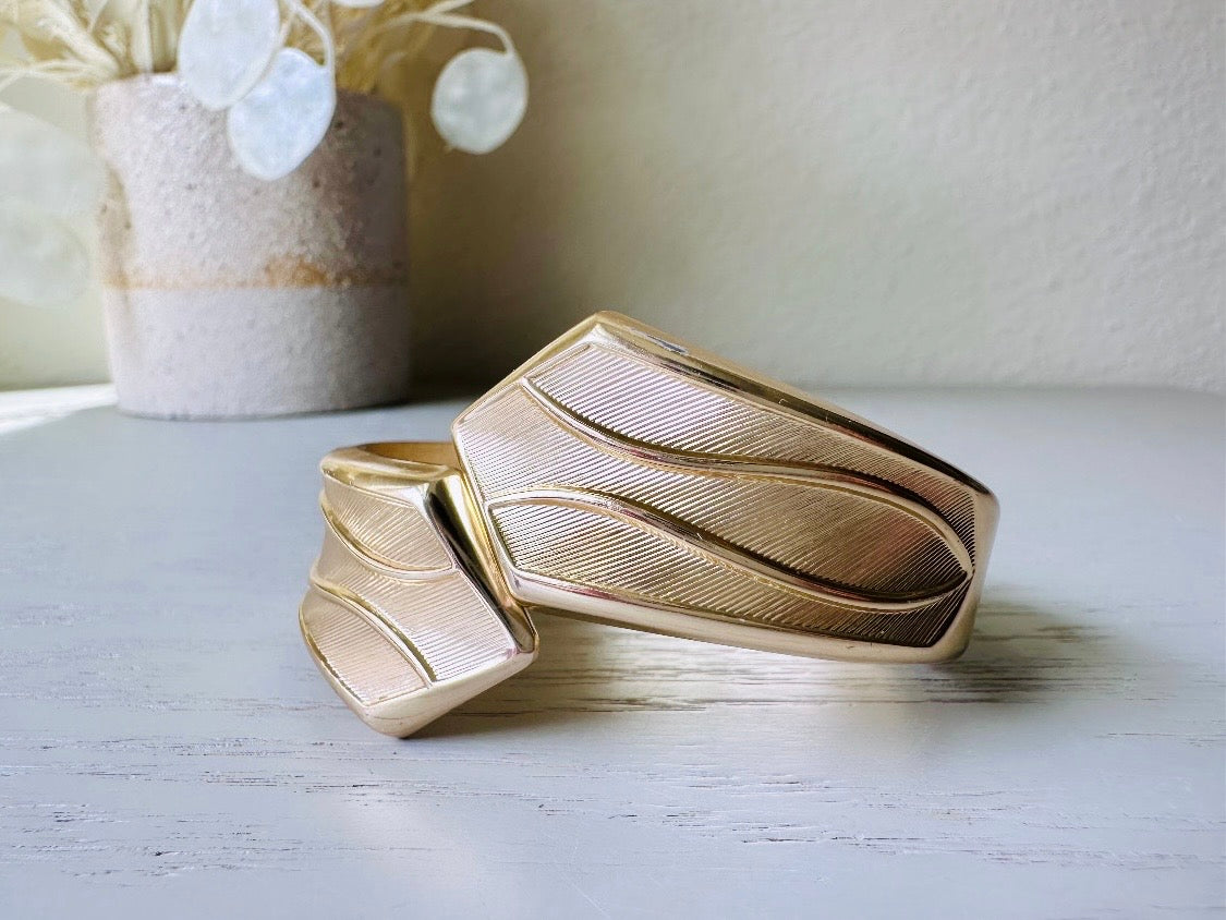 1970s Vintage Gold Cuff Bracelet, Classic Gold Bracelet, 70s Vintage Bracelet, Textured Etched Gold Hinged Clamper Bracelet for Stacking