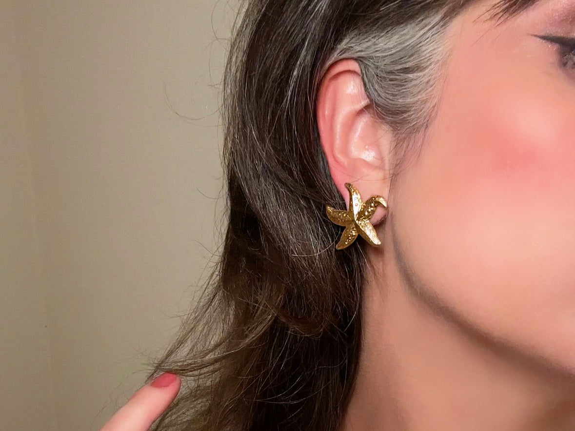 Gold Starfish Earrings, Vintage Starfish Post Earrings, Cute Beachy Mermaid Jewelry, Nautical Pierced Summer Earrings