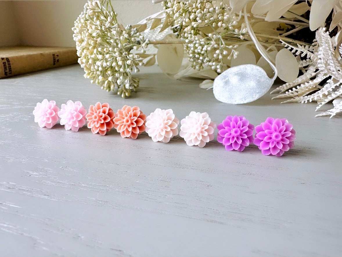 Light Pink Flower Dahlia Earrings, Resin Flower Stud Earrings, Big Earring Studs in Pretty Baby Pink, Cute Floral Hypoallergenic Earrings FSE1c