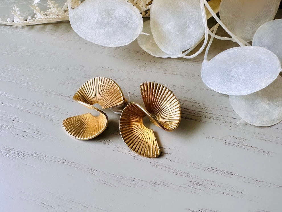 Vintage Gold Earrings, Textured Spiral Twist 80's Earrings, Unique Dimensional Gold Helix Sculptural Pierced Earrings, 1980s Post Earring